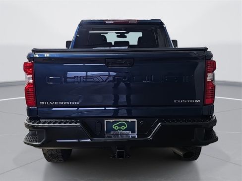 Certified 2022 Chevrolet Silverado 2500 Custom w/ Custom Value Package image 10