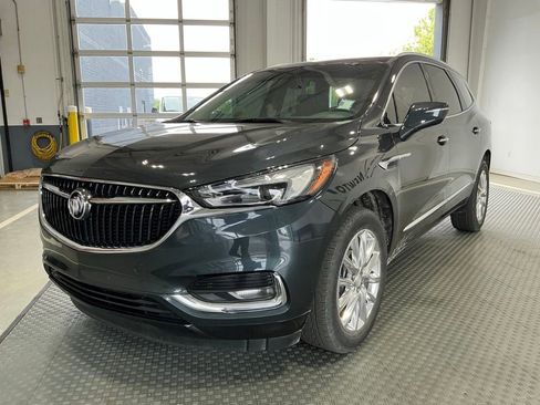Used 2020 Buick Enclave Essence w/ LPO, Cargo Package FWD image 2