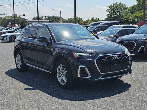 Certified 2023 Audi Q5 2.0T Premium w/ Convenience Package AWD/4WD image 1
