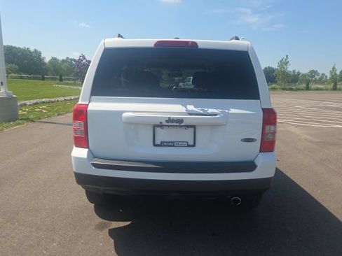 Used 2017 Jeep Patriot Sport w/ Power Value Group FWD image 9