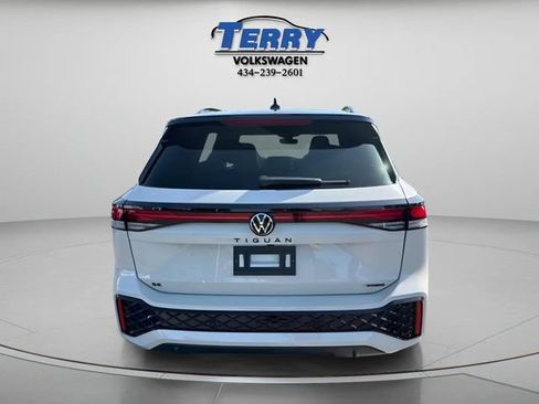 New 2026 Volkswagen Tiguan SE R-Line AWD/4WD image 3
