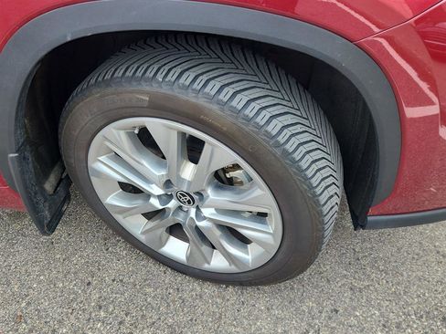 Used 2021 Toyota Highlander Limited image 2