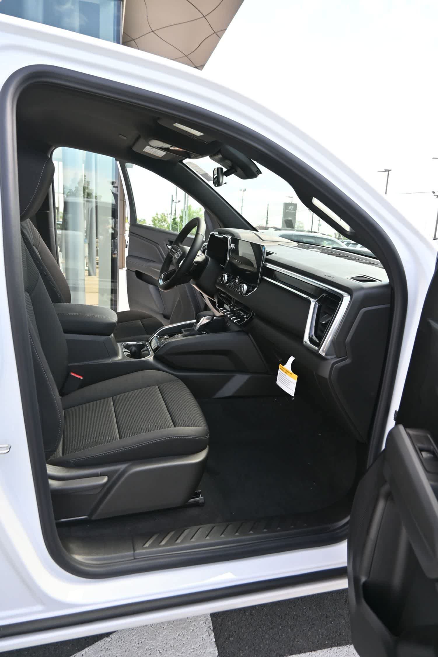 Used 2026 GMC Canyon Elevation w/ Technology Package RWD image 18