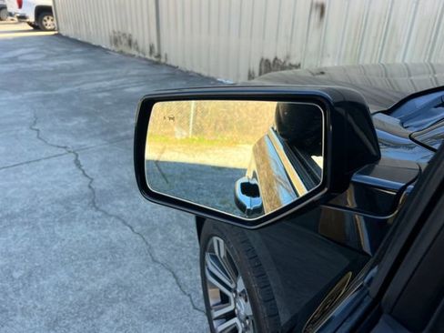 Used 2020 GMC Yukon XL Denali w/ Denali Premium Package image 13