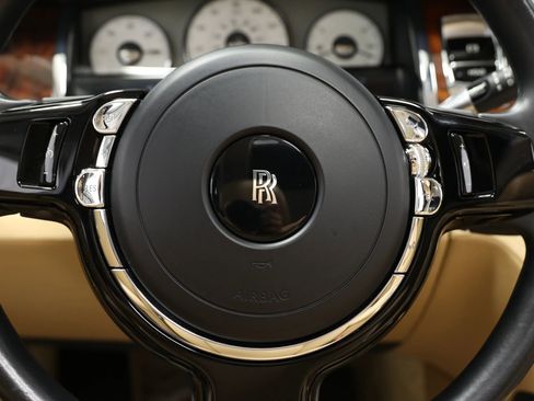Used 2015 Rolls-Royce Ghost RWD image 22