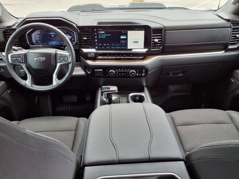 Used 2026 Chevrolet Silverado 1500 LT Trail Boss w/ Convenience Package II AWD/4WD image 18