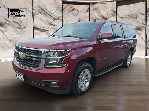 Used 2019 Chevrolet Suburban LT w/ Luxury Package AWD/4WD image 1