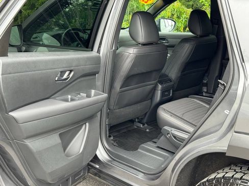 Used 2025 Nissan Pathfinder Rock Creek AWD/4WD image 8