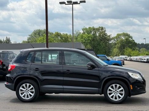 Used 2010 Volkswagen Tiguan SE AWD/4WD image 32