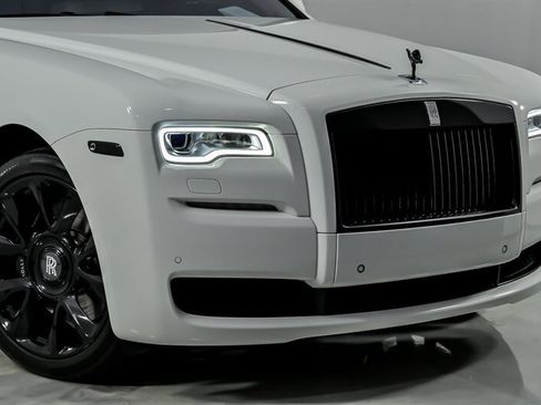 Used 2016 Rolls-Royce Ghost RWD image 3