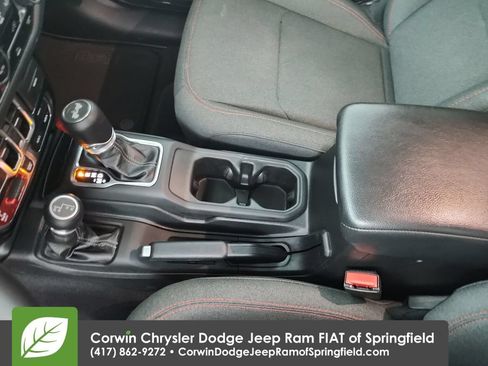 Certified 2025 Jeep Wrangler Unlimited Rubicon AWD/4WD image 27
