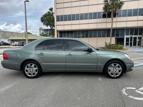 Used 2003 Lexus LS 430 RWD image 25