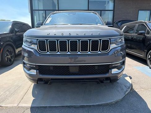 Used 2023 Jeep Wagoneer 4WD w/ HD Trailer Tow Package image 8