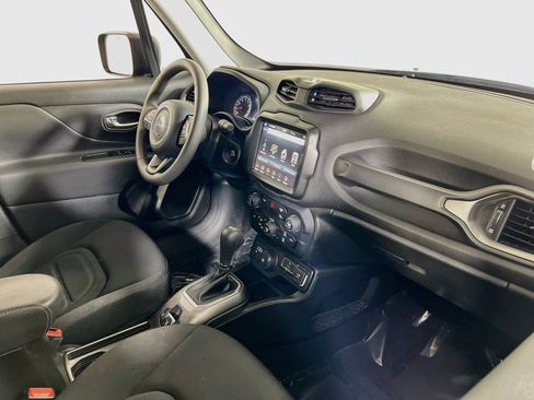 Used 2022 Jeep Renegade Latitude AWD/4WD image 27