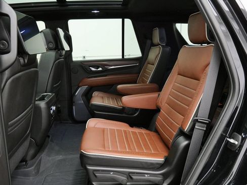 Used 2024 GMC Yukon Denali Ultimate AWD/4WD image 19
