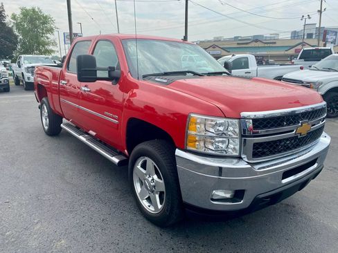 Used 2014 Chevrolet Silverado 2500 LT w/ Custom Sport Truck Package AWD/4WD image 8