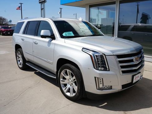 Used 2019 Cadillac Escalade Premium Luxury AWD/4WD image 39