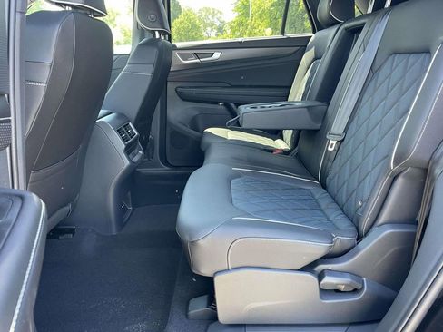 New 2026 Volkswagen Atlas Cross Sport SEL Premium R-Line AWD/4WD image 10