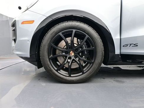 Certified 2025 Porsche Cayenne GTS image 6