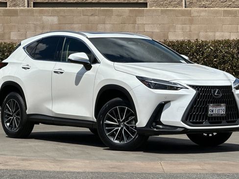 Used 2025 Lexus NX 250 FWD image 2