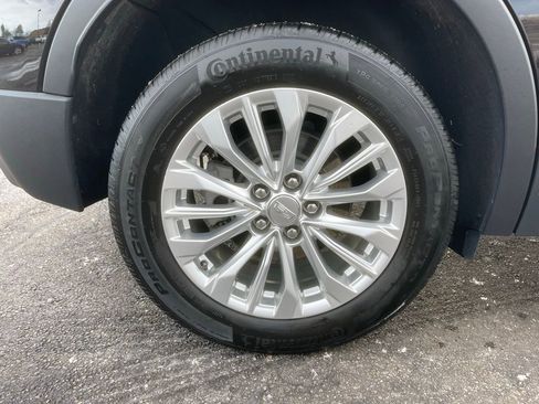 Used 2024 Cadillac XT4 Luxury w/ Cold Weather Package image 34