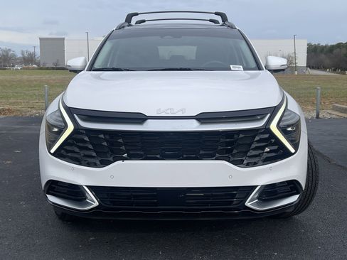 Used 2023 Kia Sportage SX image 3