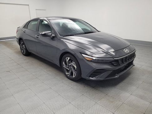 Used 2025 Hyundai Elantra Sport FWD image 13