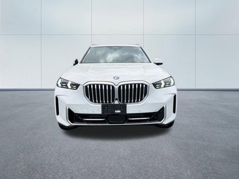 Used 2025 BMW X5 xDrive50e AWD/4WD image 3