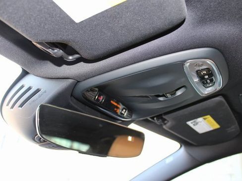 Used 2018 Volvo S90 T5 Momentum w/ Convenience Package image 28