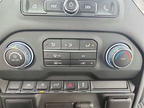 Used 2025 Chevrolet Silverado 1500 Custom image 29