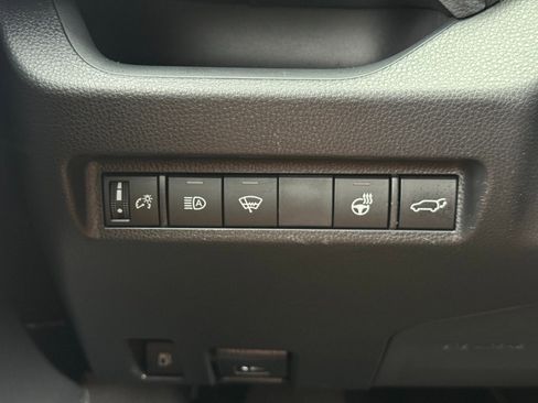 Used 2021 Toyota RAV4 SE w/ Weather & Moonroof Package AWD/4WD image 17