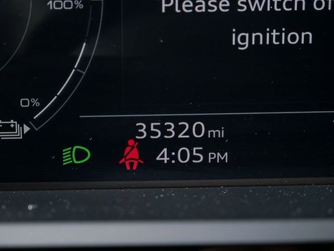 Used 2021 Audi e-tron Prestige w/ Prestige Package image 12