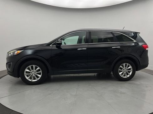 Used 2017 Kia Sorento LX image 8