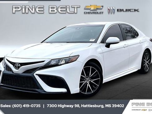 Used 2021 Toyota Camry SE image 10