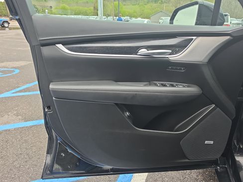 Used 2022 Cadillac XT5 Premium Luxury AWD/4WD image 16