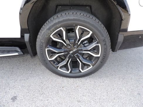 New 2025 GMC Sierra EV Denali image 12