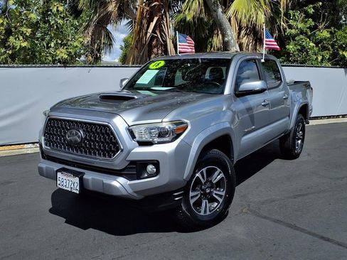 Certified 2018 Toyota Tacoma TRD Sport w/ Technology Package RWD image 1