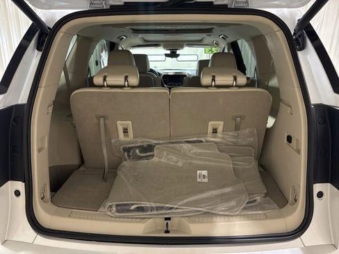 Used 2023 GMC Acadia Denali w/ Denali Ultimate Package AWD/4WD image 31