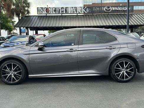 Used 2023 Toyota Camry SE w/ Convenience Package image 5