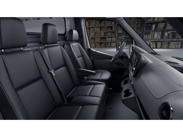 Used 2024 Mercedes-Benz Sprinter 3500 image 3