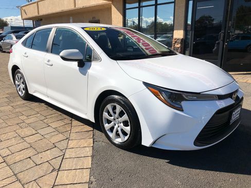 Used 2024 Toyota Corolla LE image 7