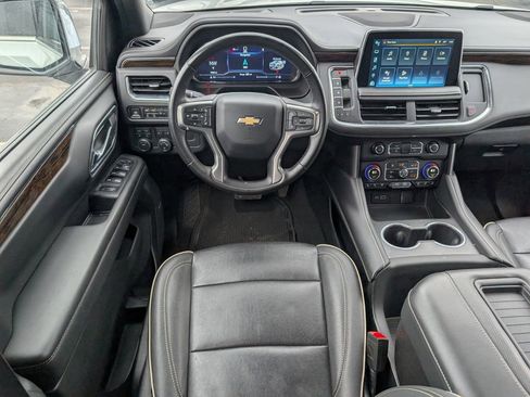Used 2023 Chevrolet Suburban Premier image 11