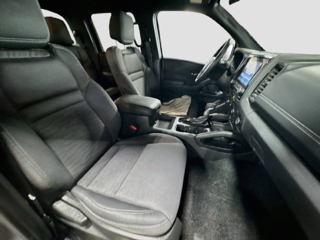 Used 2023 Nissan Frontier SV w/ Midnight Edition Package AWD/4WD image 26