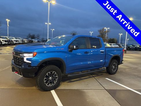 Used 2025 Chevrolet Silverado 1500 ZR2 w/ Technology Package image 1