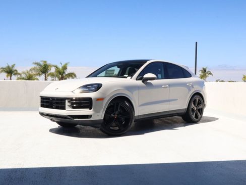 New 2026 Porsche Cayenne Coupe AWD/4WD image 1