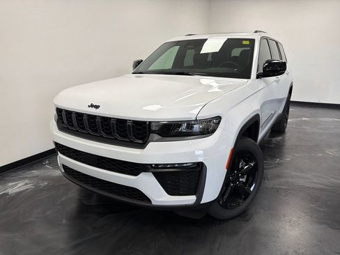 New 2026 Jeep Grand Cherokee L Limited w/ Limited Altitude Package AWD/4WD image 21