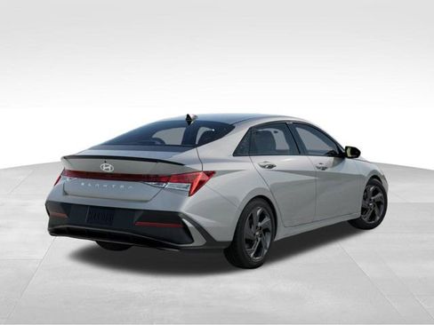 Used 2026 Hyundai Elantra Sport FWD image 5