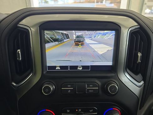 Certified 2021 Chevrolet Silverado 1500 LT Trail Boss w/ Convenience Package II image 17