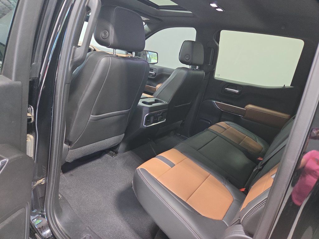 Used 2019 Chevrolet Silverado 1500 High Country w/ Technology Package AWD/4WD image 29