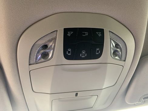 Used 2023 Chrysler Pacifica Touring-L image 28